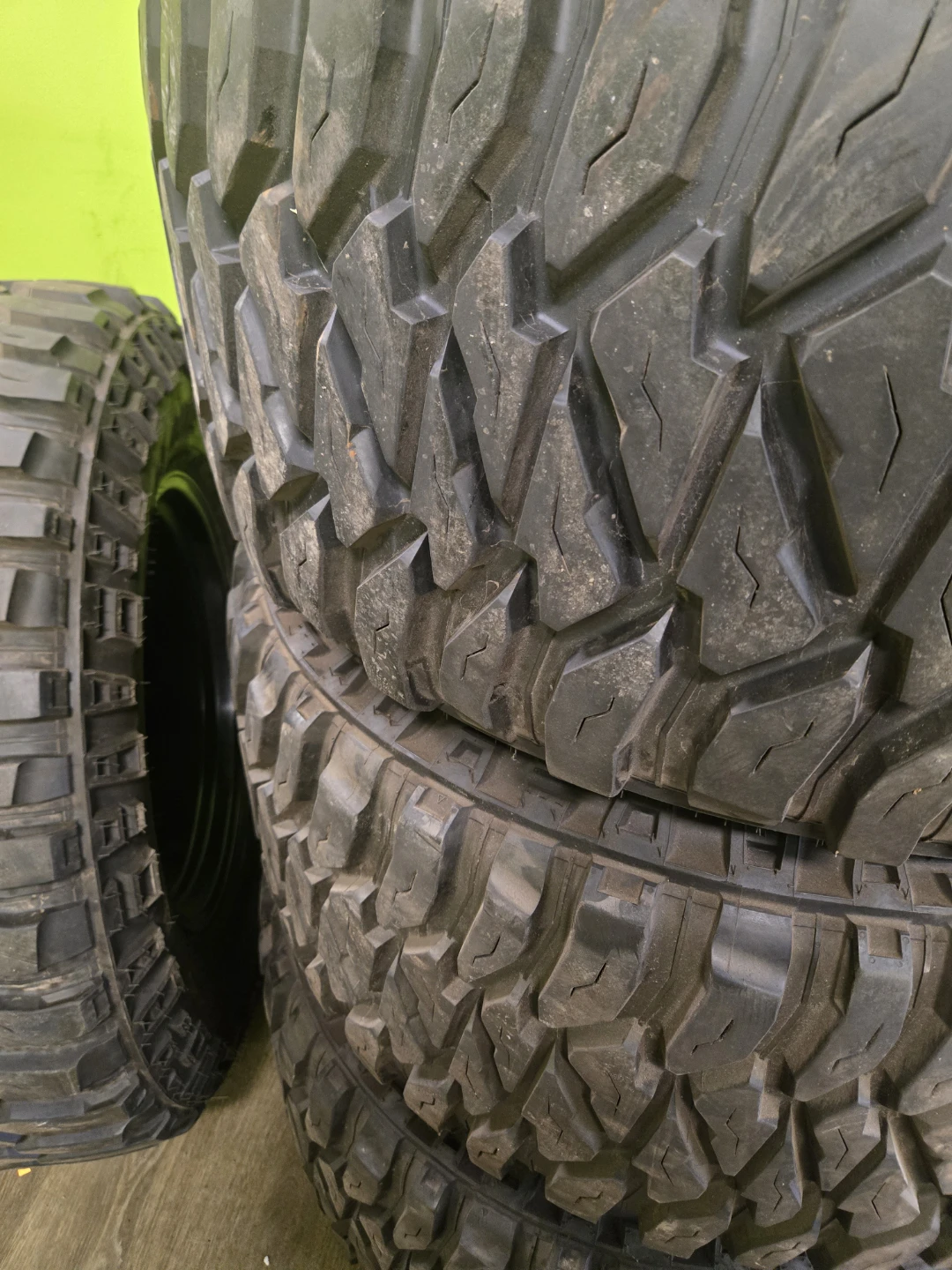 38x15.50R20 Mickey Thompson MTZ Tires/Rims Ford - photo 2
