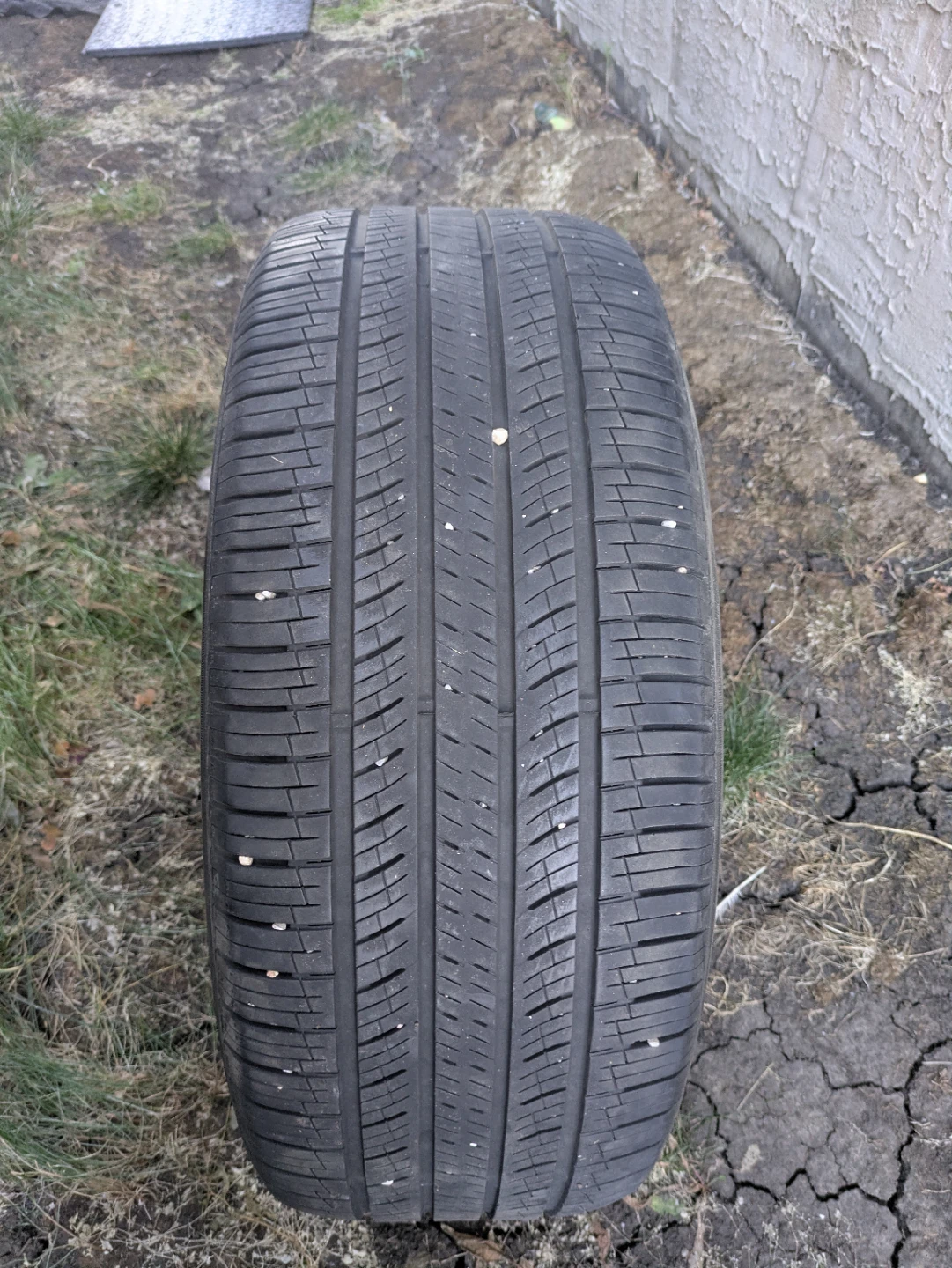 Nexen Roadian GTX SUV Tires 255/50R20