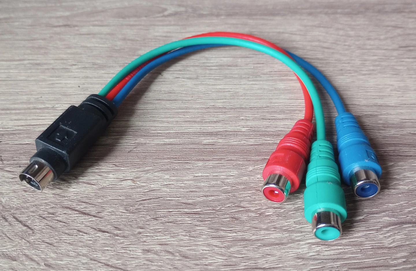 S-Video 7 pin to RCA female Component RGB Cable