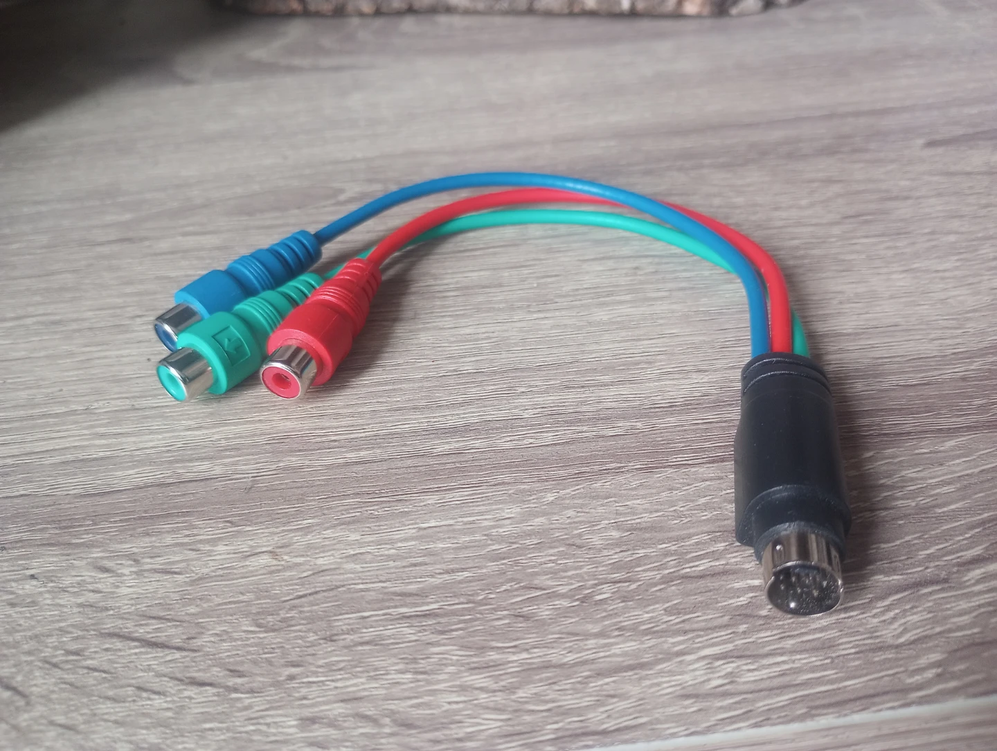 S-Video 7 pin to RCA female Component RGB Cable - photo 2