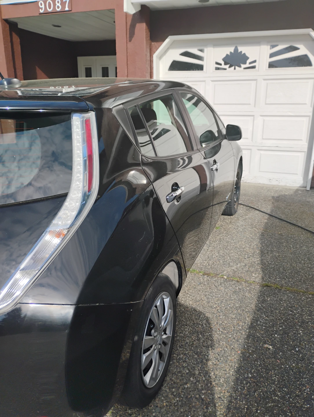 2024 Black Nissan Leaf - photo 2