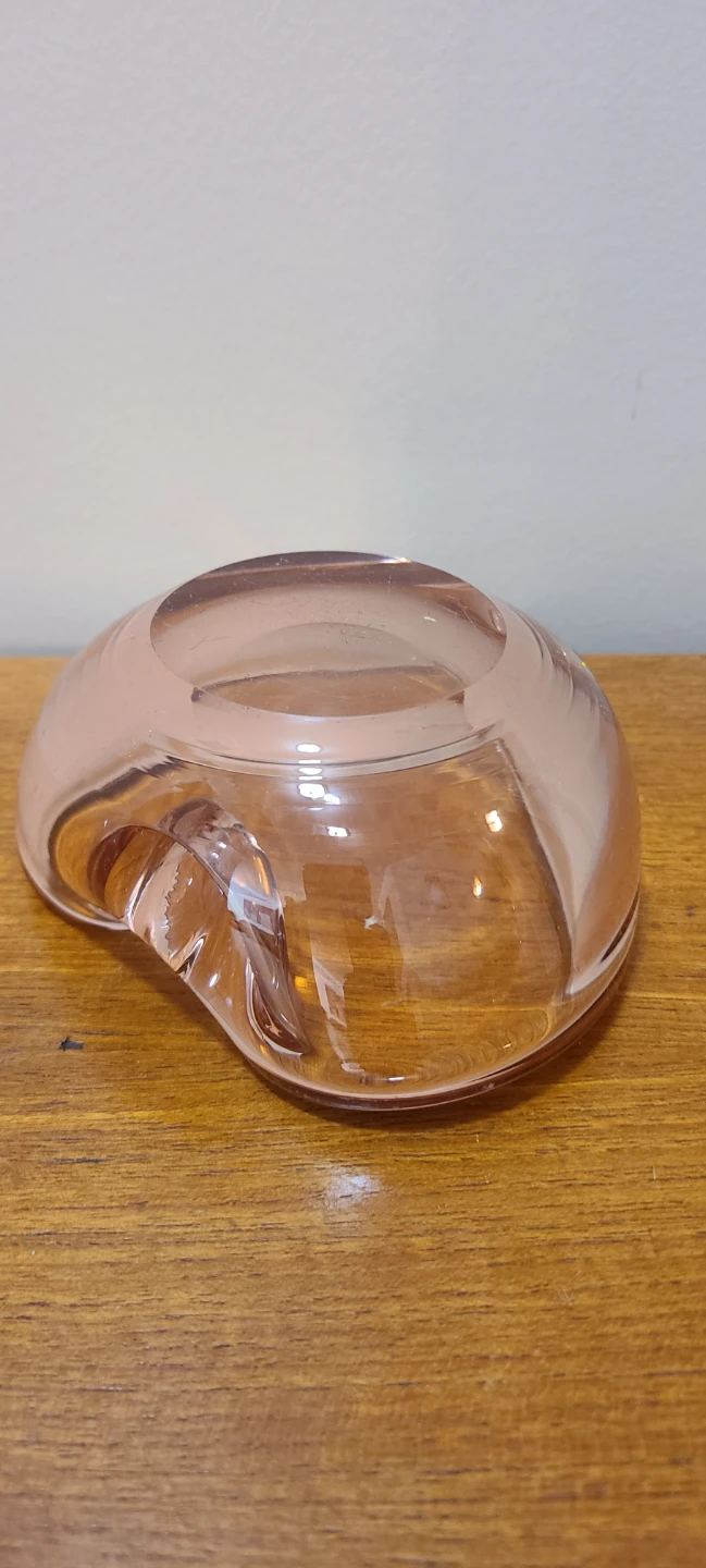 Vintage Pink Heart Shaped Glass Ashtray - photo 3
