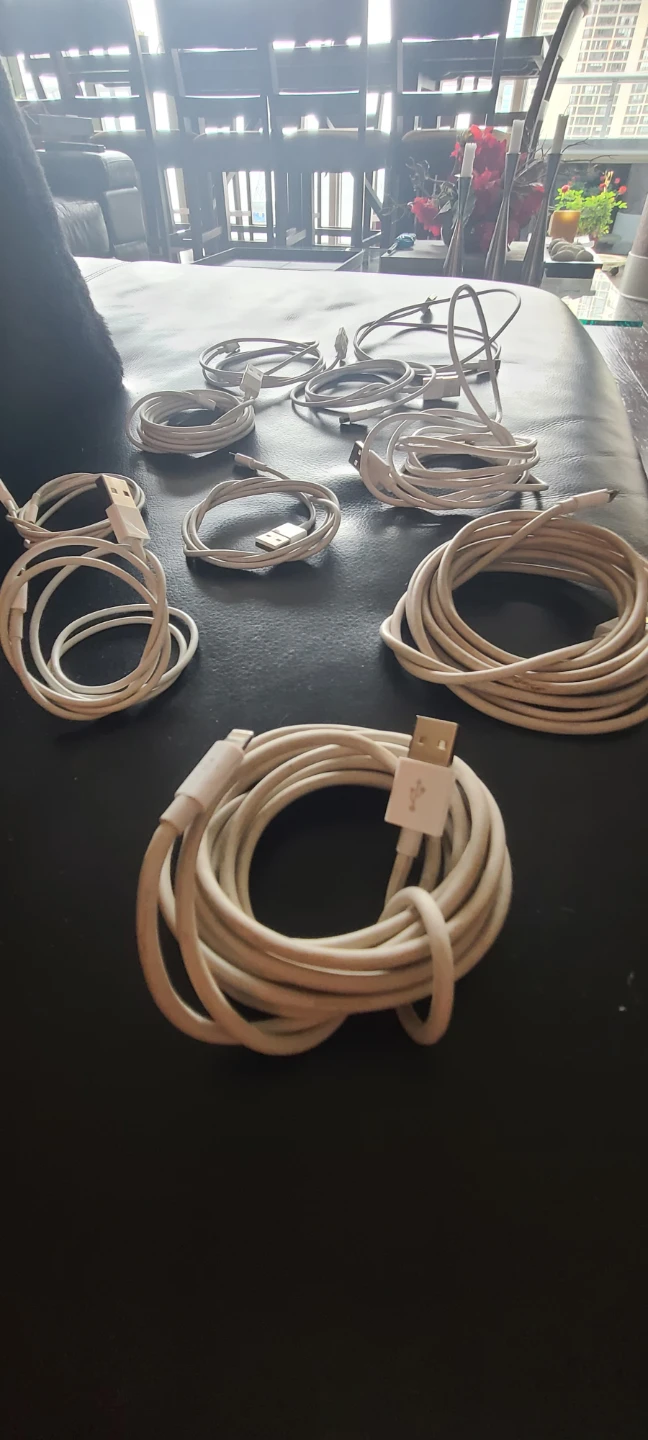Bundle of White USB Apple Lightning Cables - photo 2