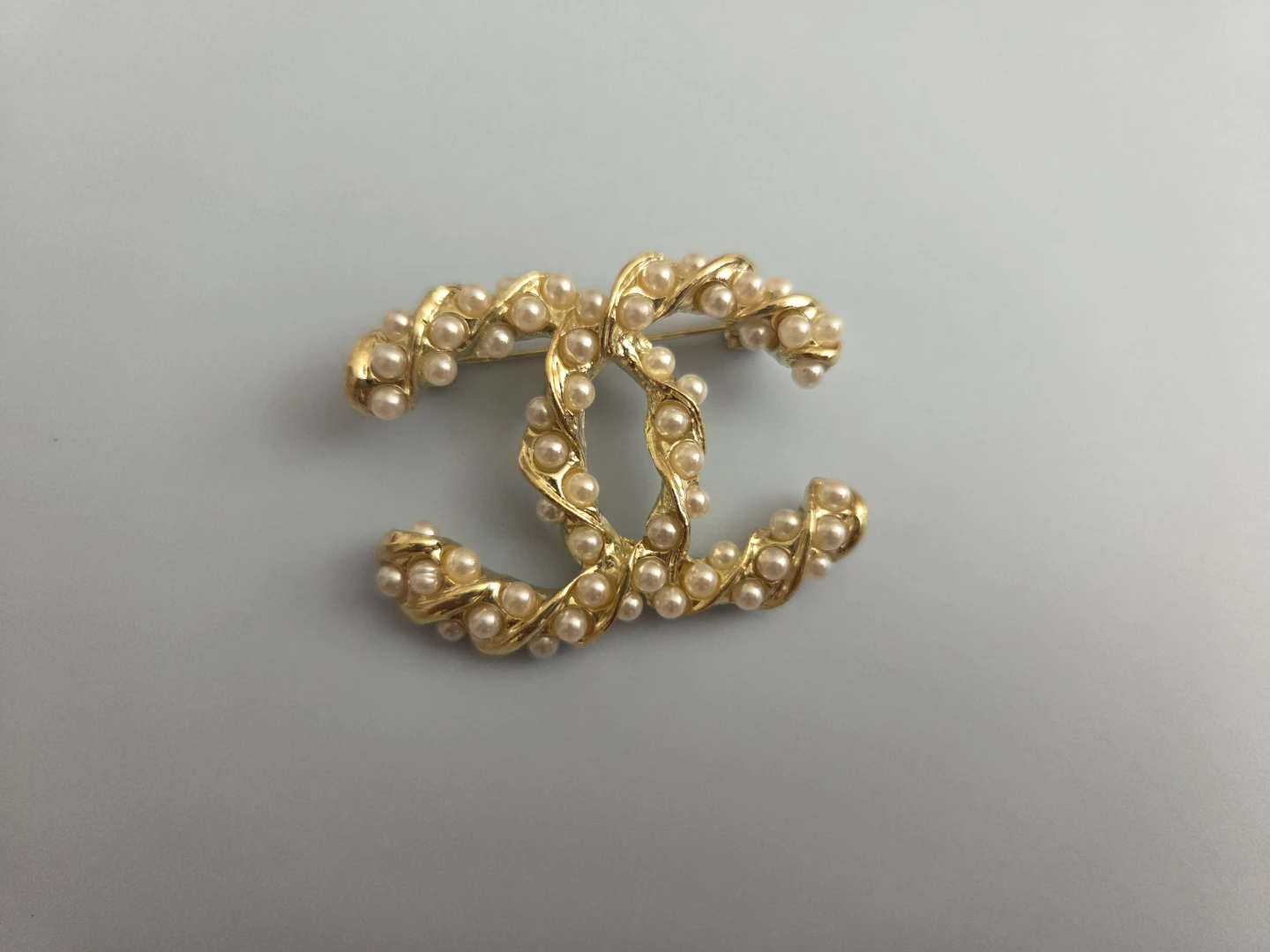 Chanel CC Pearl Brooch - photo 2