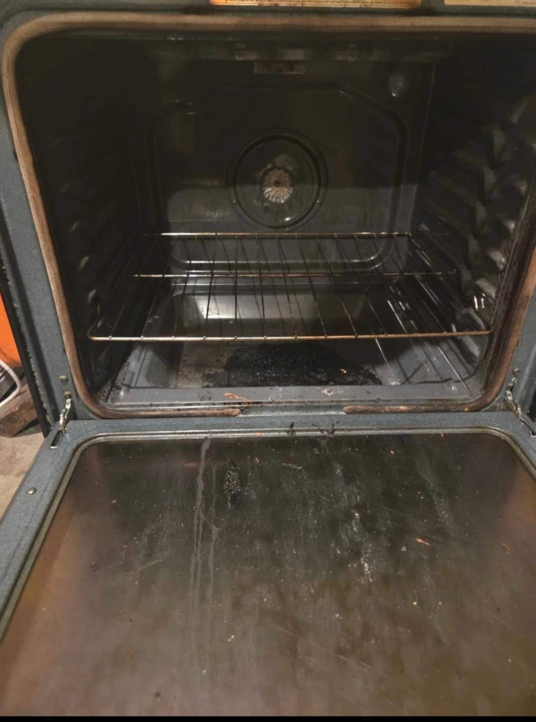 Whirlpool Electric Range and Oven - photo 2