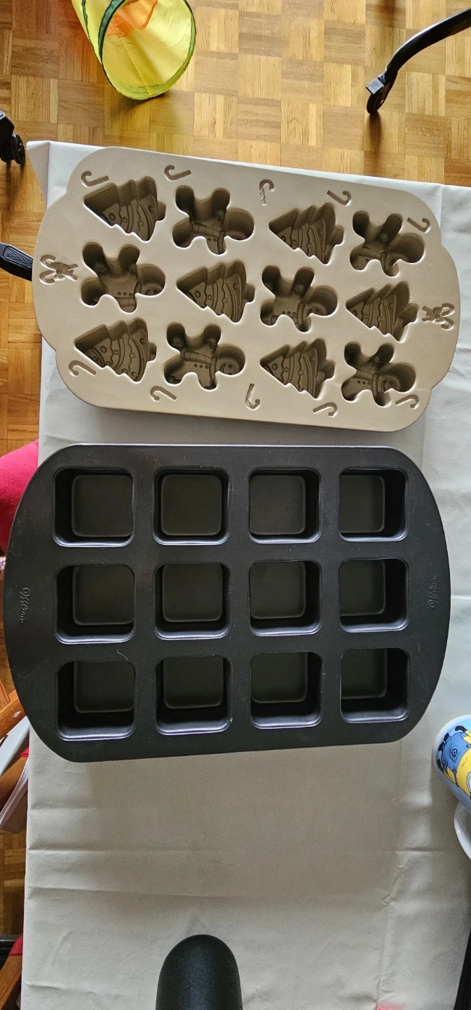 Wilton Christmas Cookie & Brownie Pans