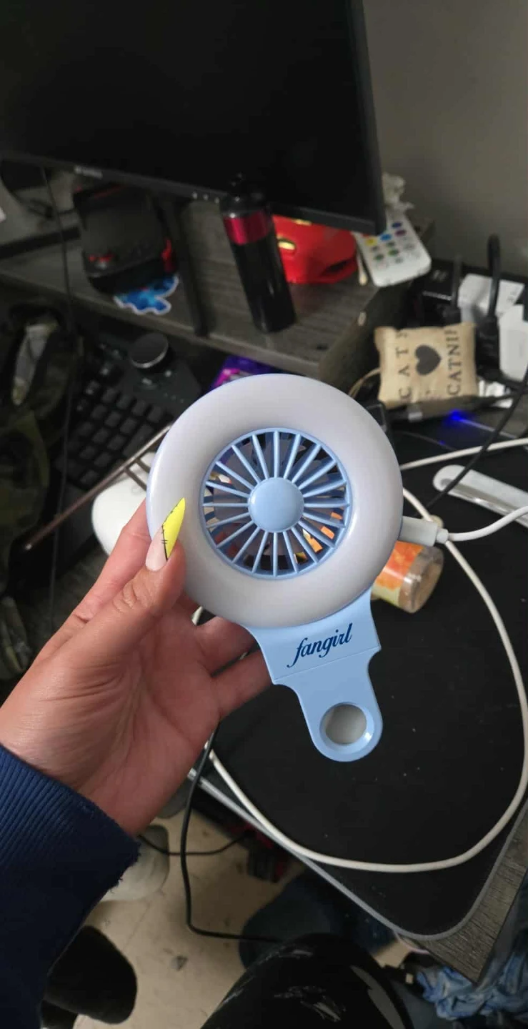 Fangirl Clip-on Phone Fan & Selfie Ring Light - photo 3