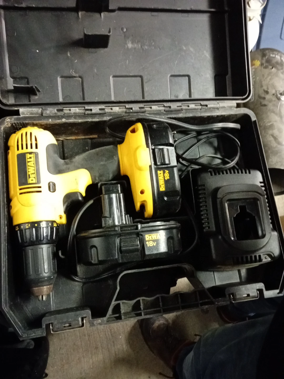 DeWalt 18V Cordless Drill Set with Case and Charger