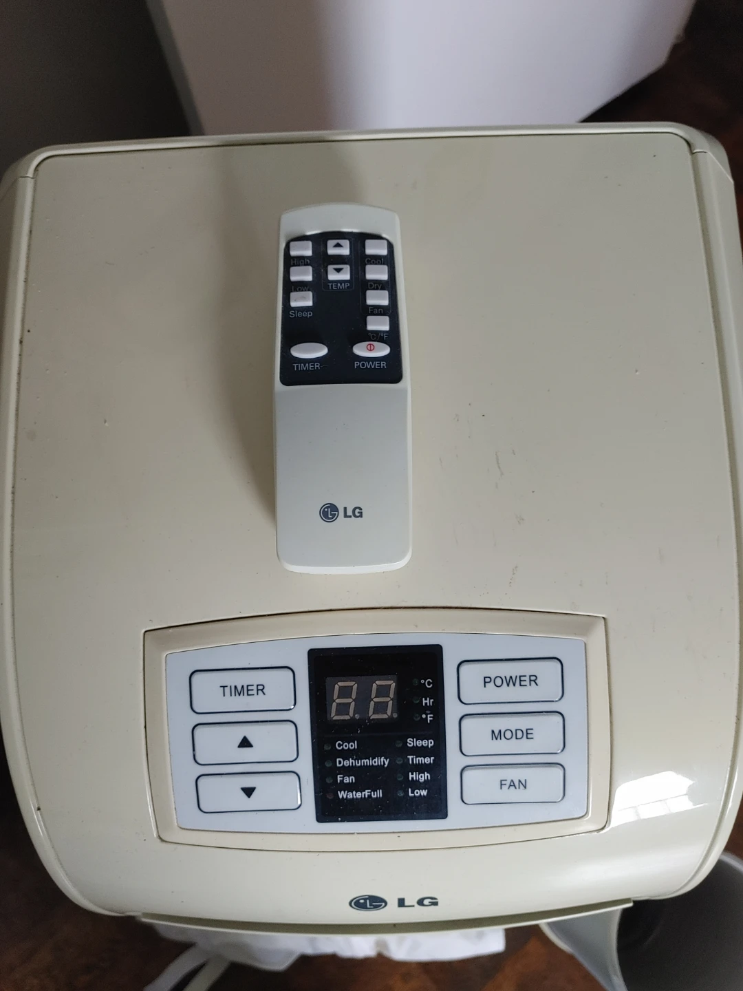 LG Portable Air Conditioner - photo 2