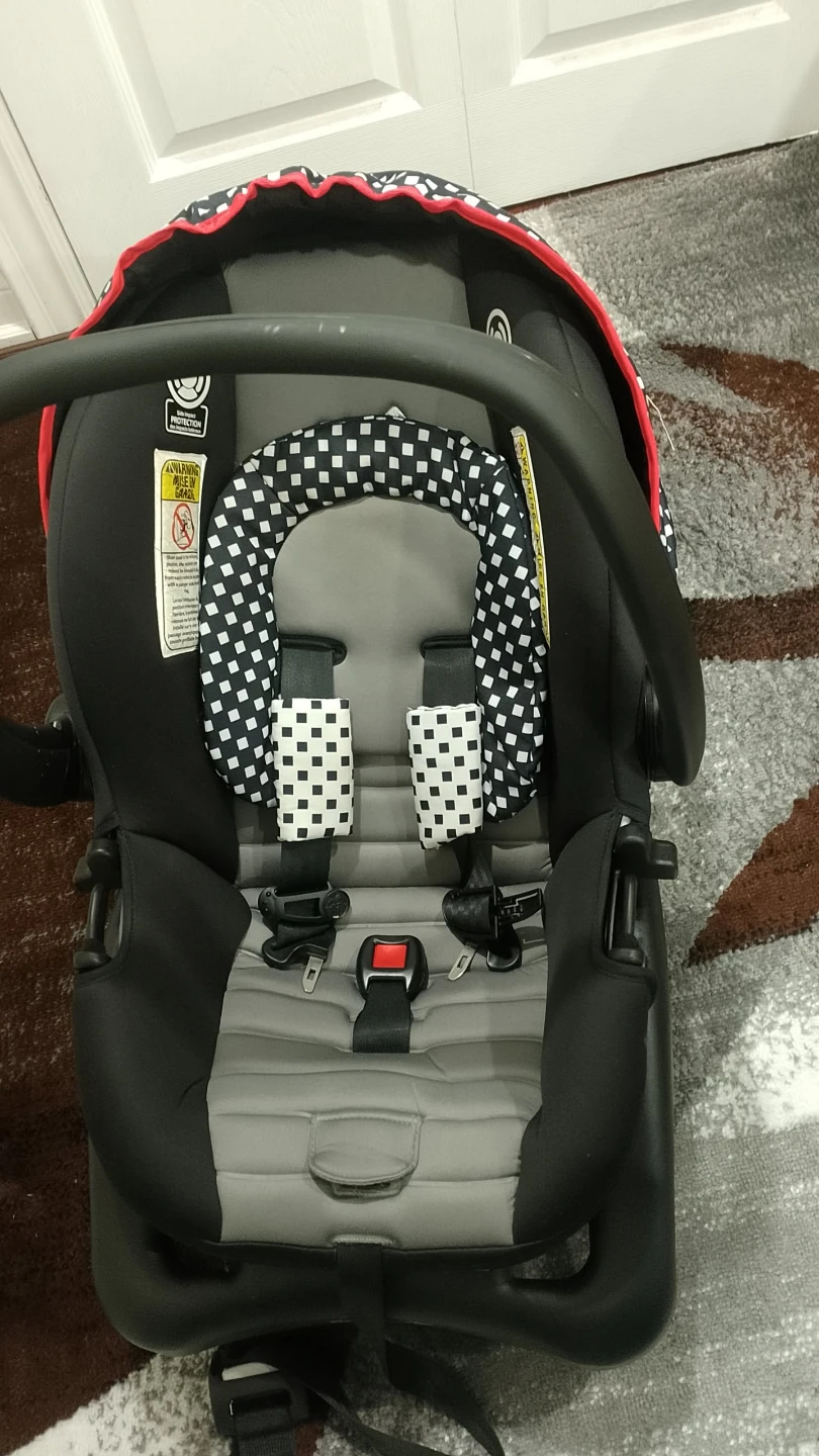 Graco Infant Car Seat - photo 2