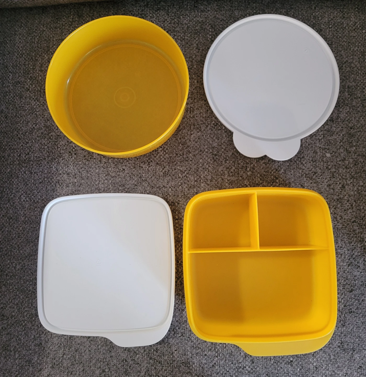 Vintage Tupperware (2pcs with lids)
