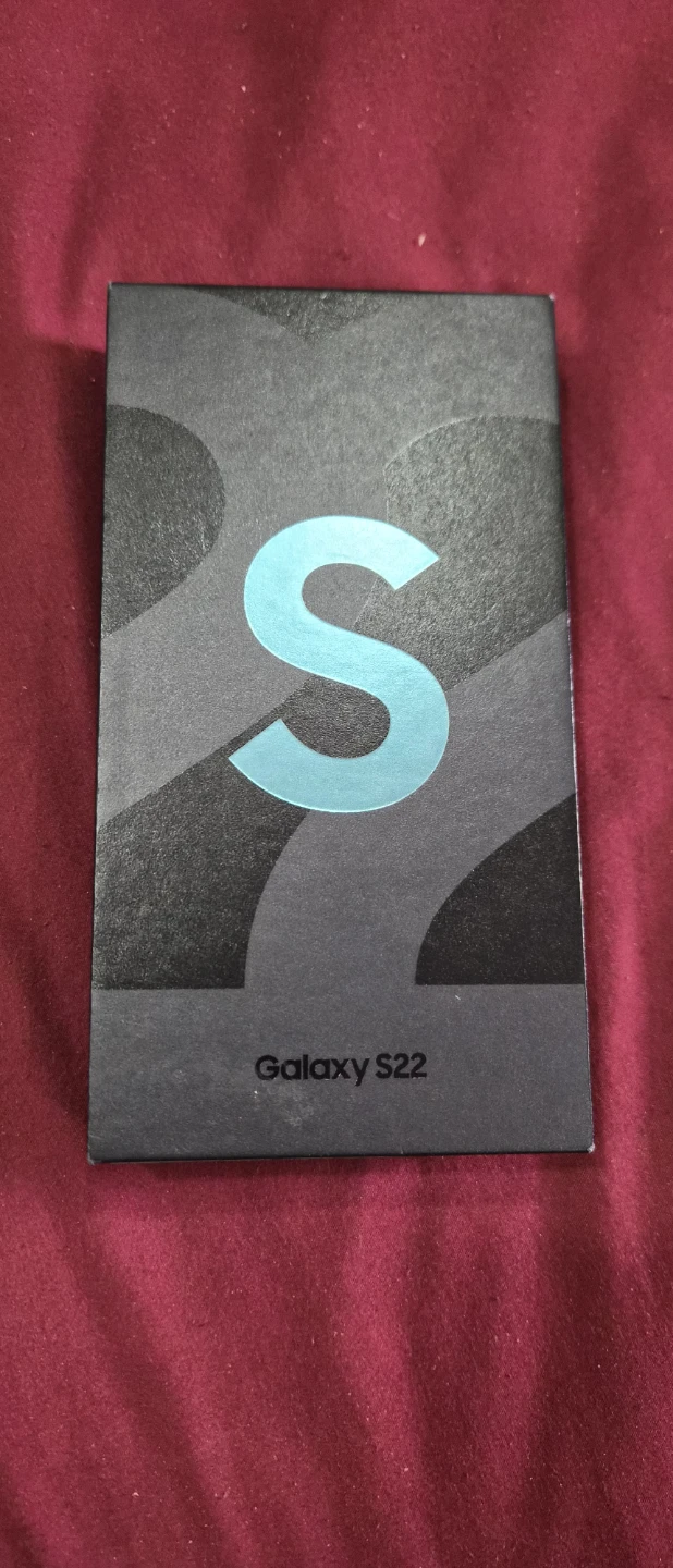BNIB Sealed Samsung Galaxy S22 @128gb