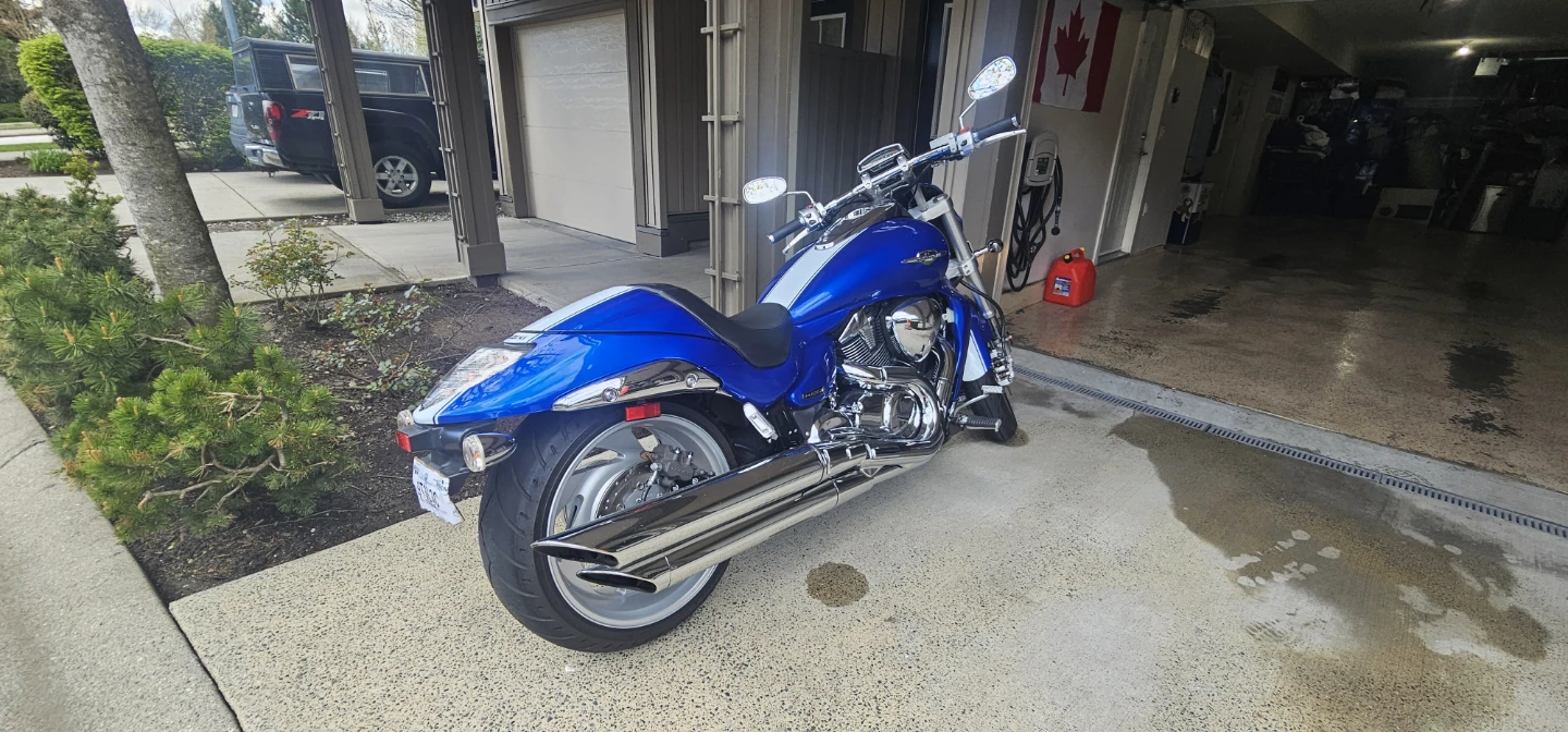 Suzuki Boulevard M109R Motorcycle - photo 2