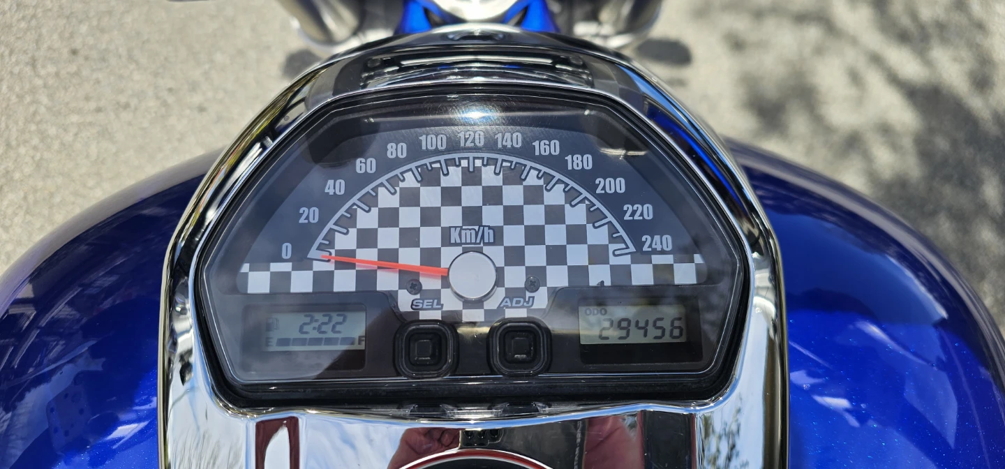 Suzuki Boulevard M109R Motorcycle - photo 3