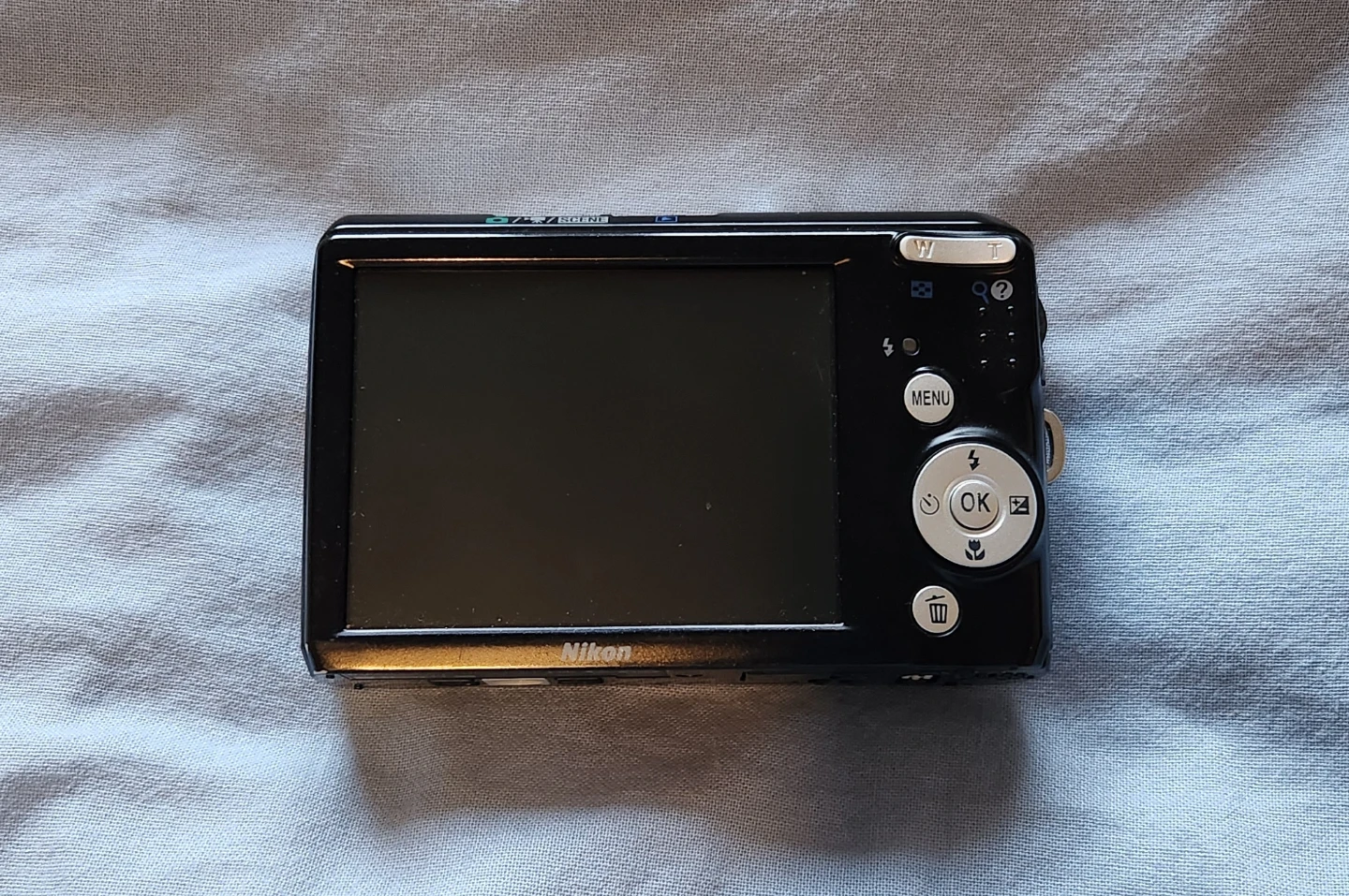 Nikon COOLPIX L20 Digital Camera - photo 2