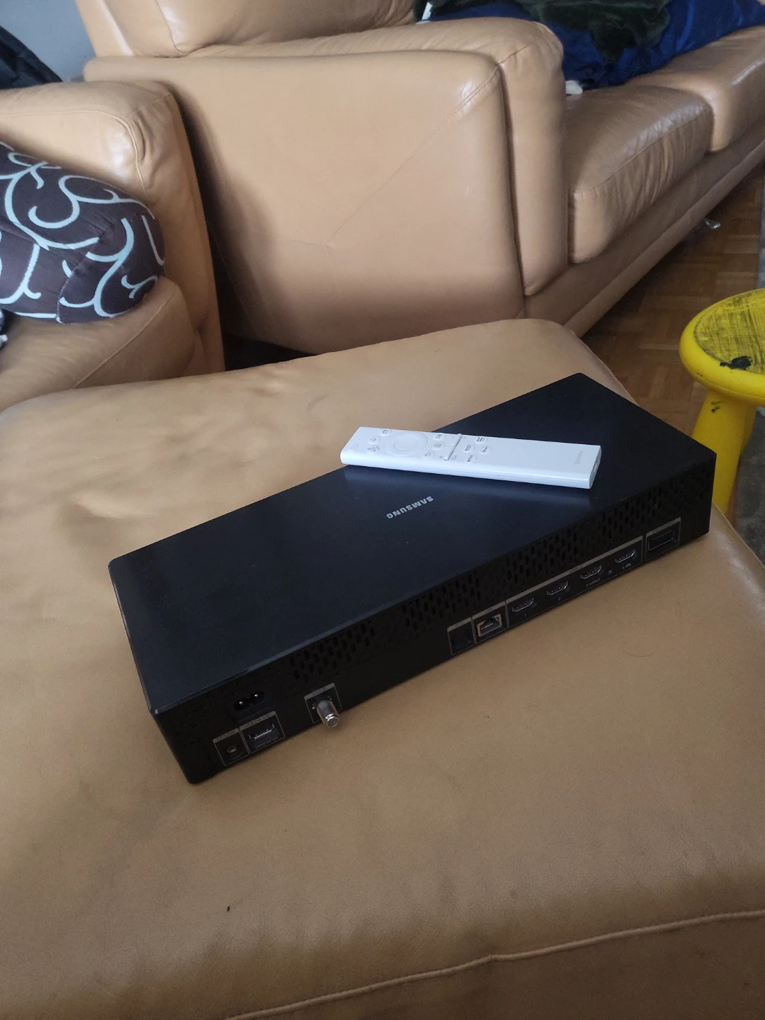 Samsung One Connect Box remote/ cables - photo 2