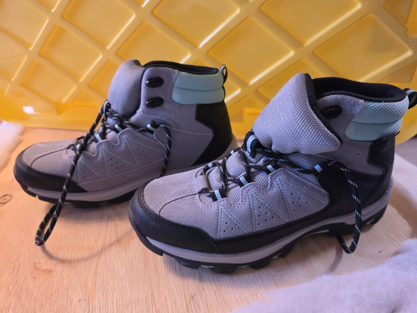 ADVENTURIDGE Women's Hiking Boots - photo 2