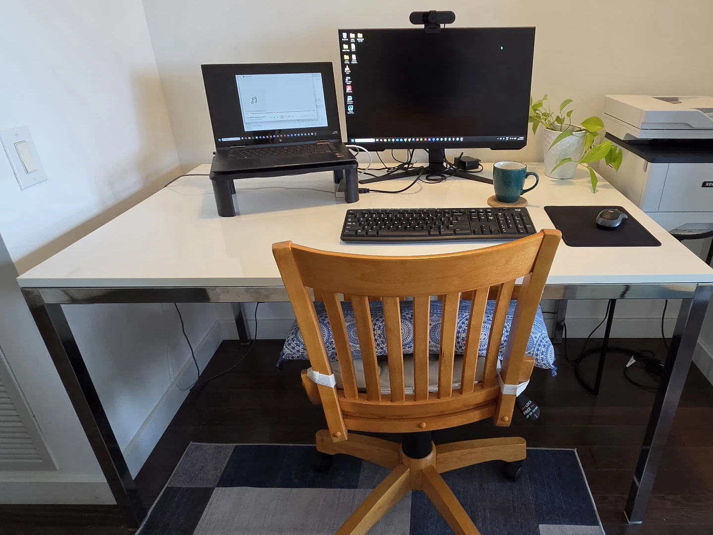 White Modern Table with Metal Frame & 4 Chairs