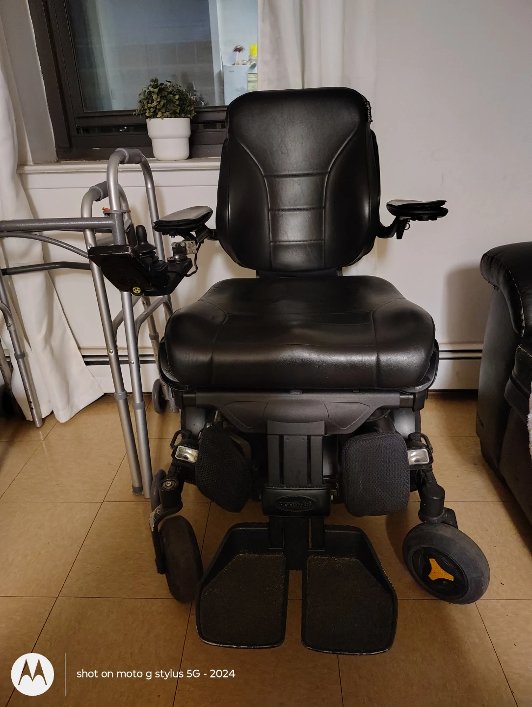 Electric wheelchair