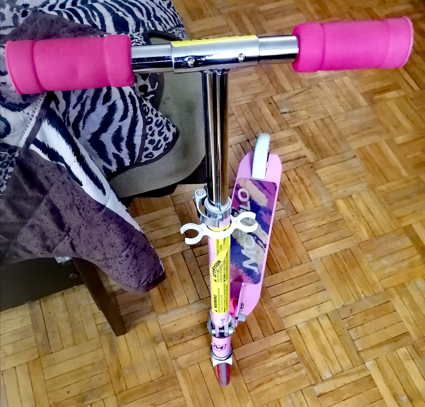 Moylo Pink Kids Scooter