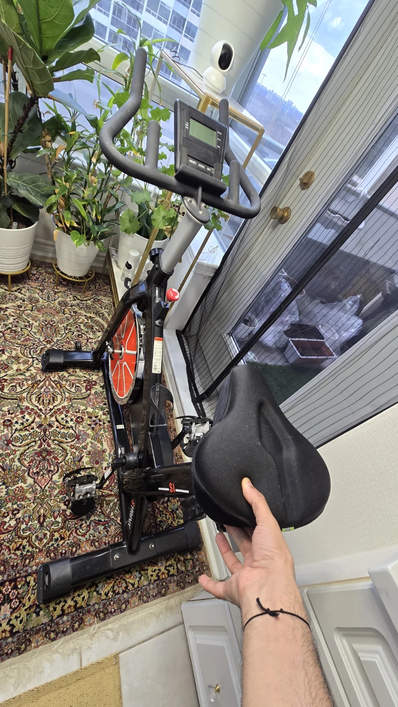 Spin Bike with cushioned seat - photo 3