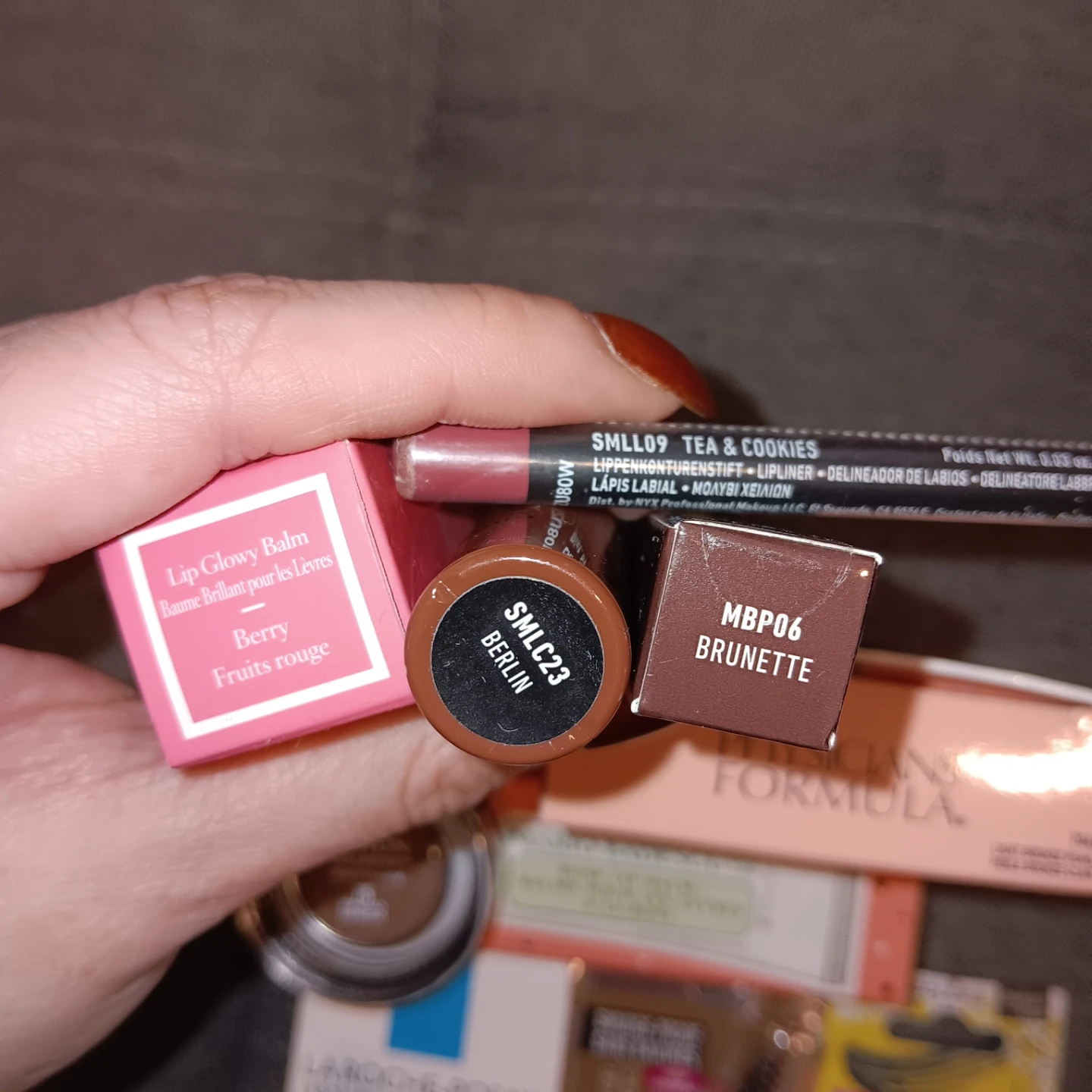 Assorted Makeup and Skincare Lot 3 (over 15 items) - photo 2