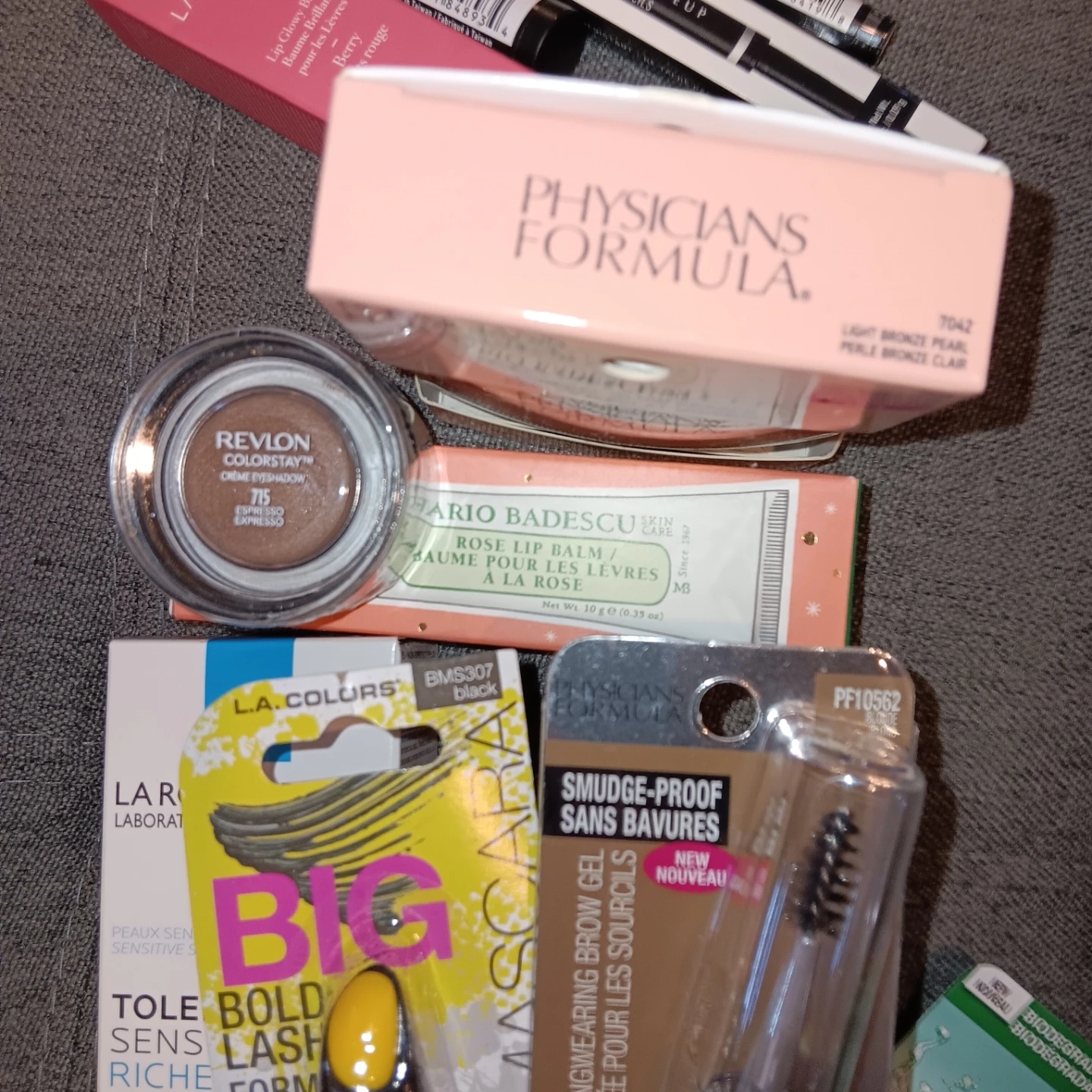 Assorted Makeup and Skincare Lot 3 (over 15 items) - photo 3