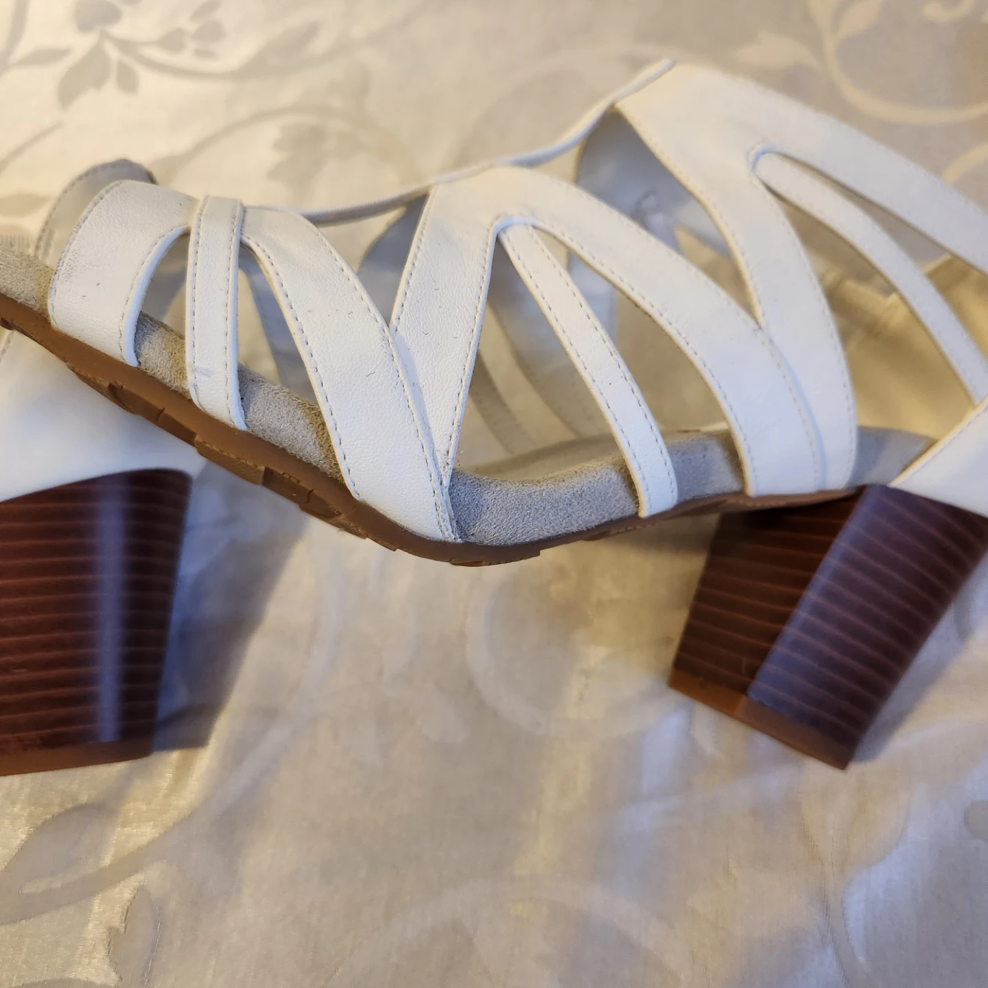 Easy Street Women's White High Heels Platform shoes, Size 9 - photo 4