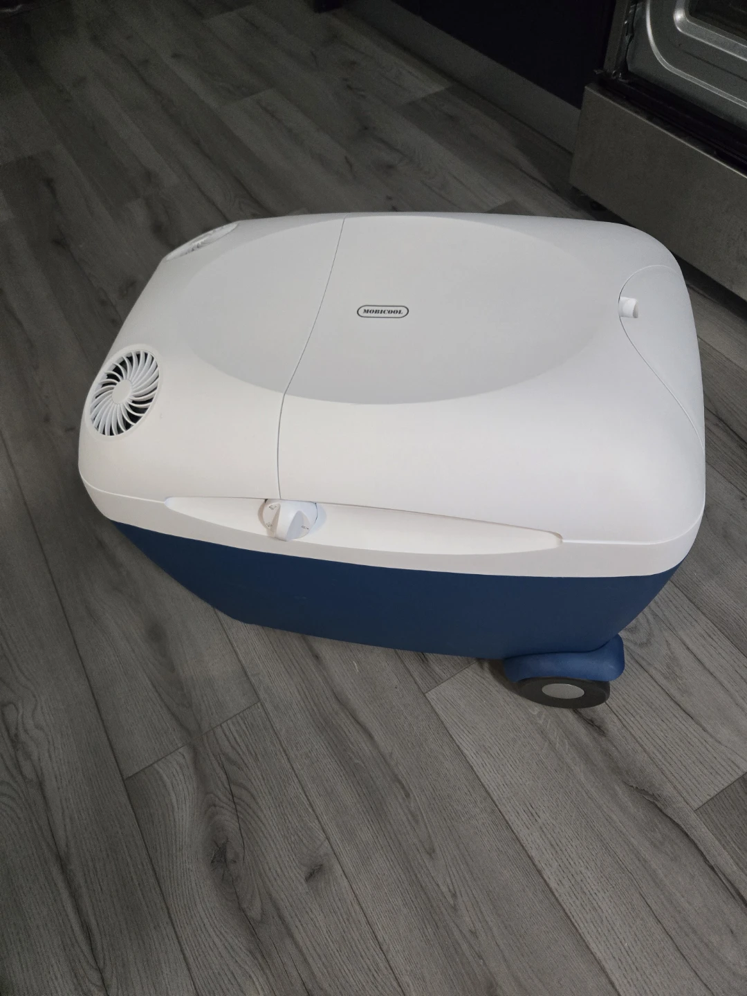 Mobicool Electric Cooler/Warmer - photo 2