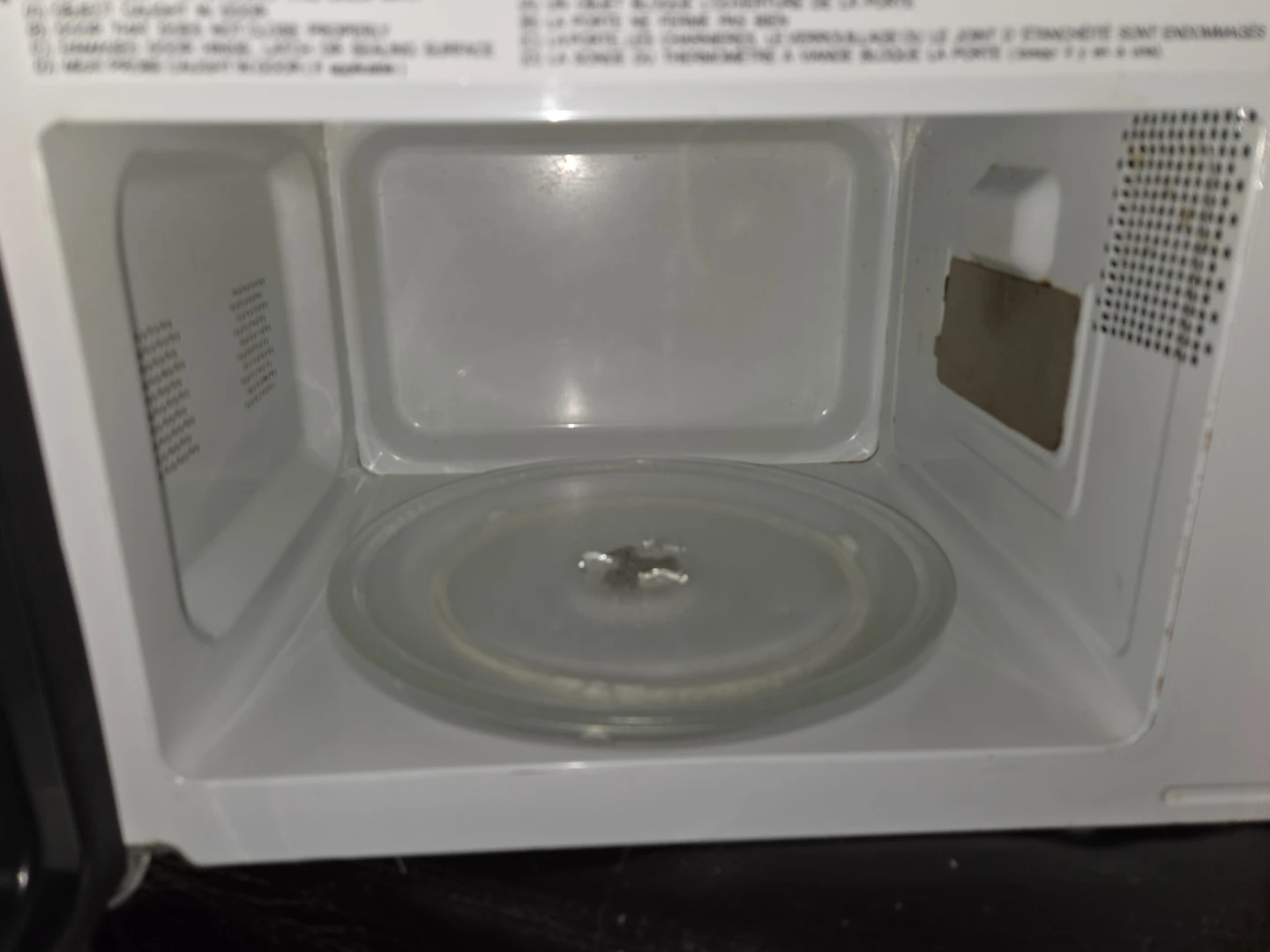 Salton Microwave Oven (Model 20UX33-L) - photo 2
