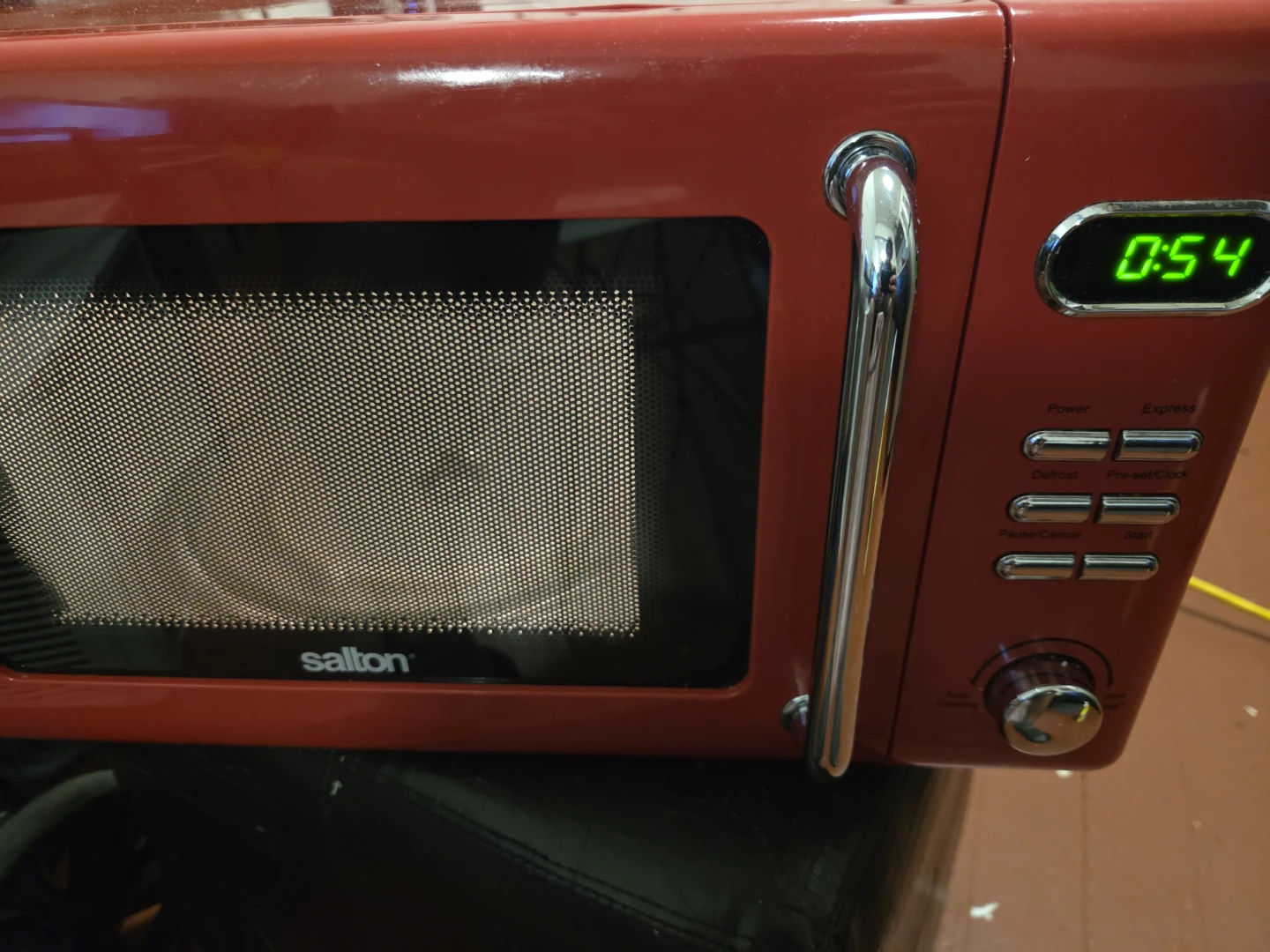 Salton Microwave Oven (Model 20UX33-L) - photo 5