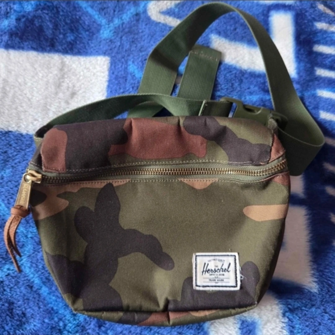 #07 - Herschel Camo Fanny Pack