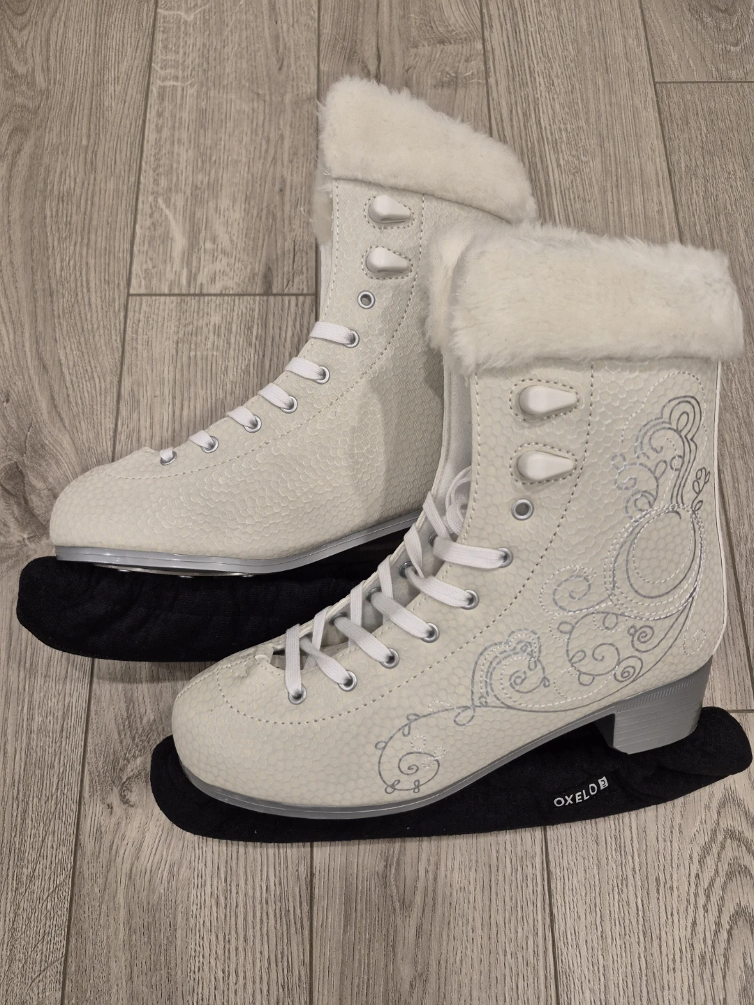 Cream White Ice Skates with Fur Trim