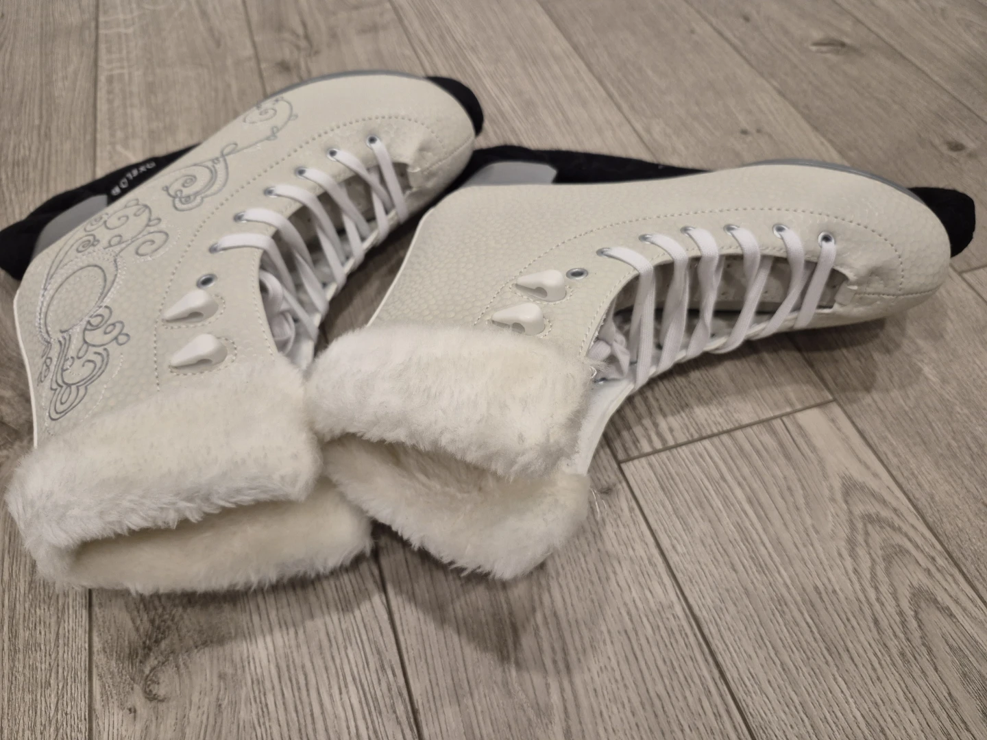Cream White Ice Skates with Fur Trim - photo 5
