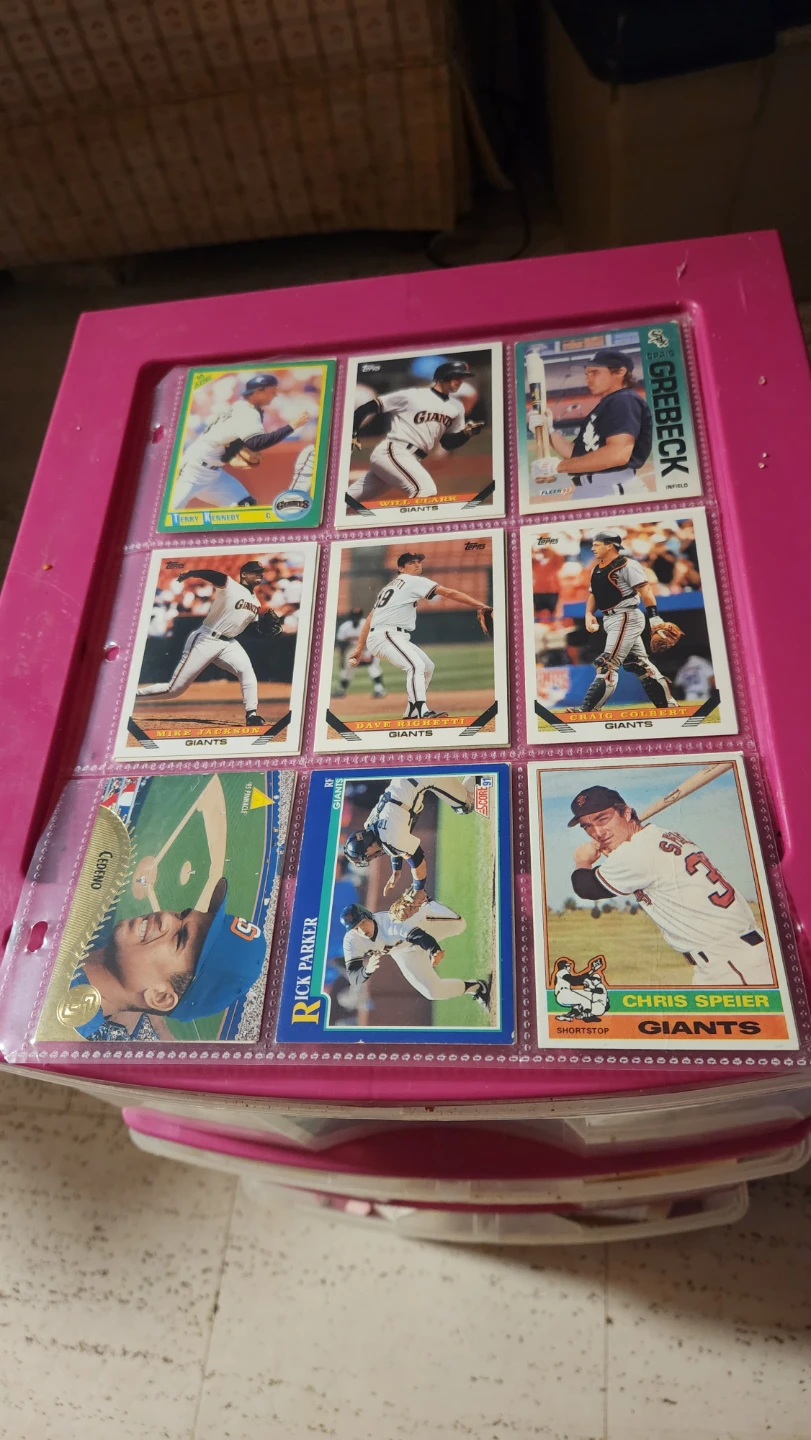 17 San Francisco Giants baseball cards & 1Chicago White Sox.