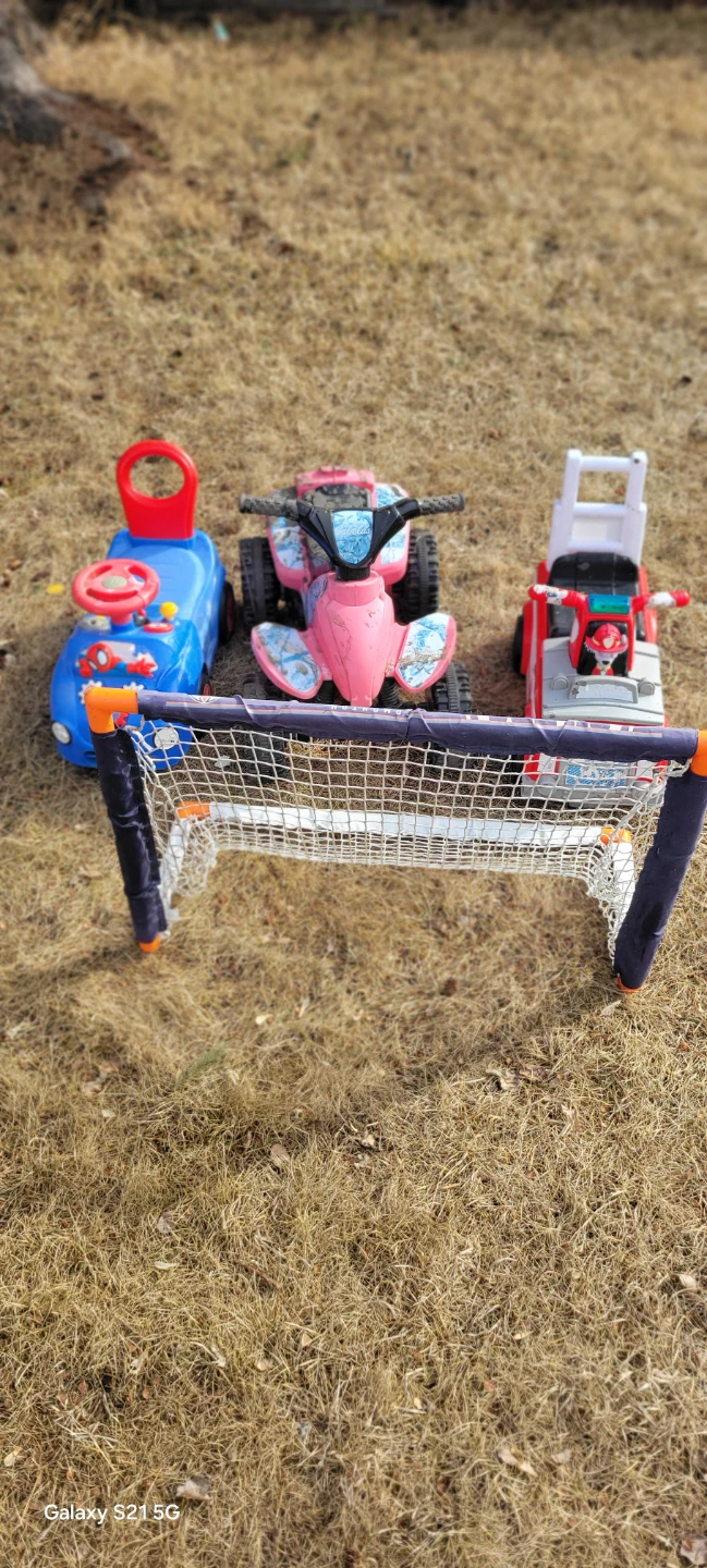 🥕Kids Ride-On Toys with Mini Soccer Goal