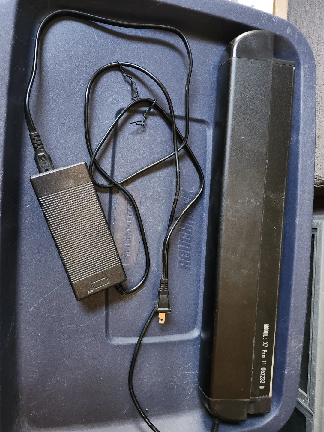E-Scooter / E-bike Lithium-Ion Power Battery with Charger - photo 2