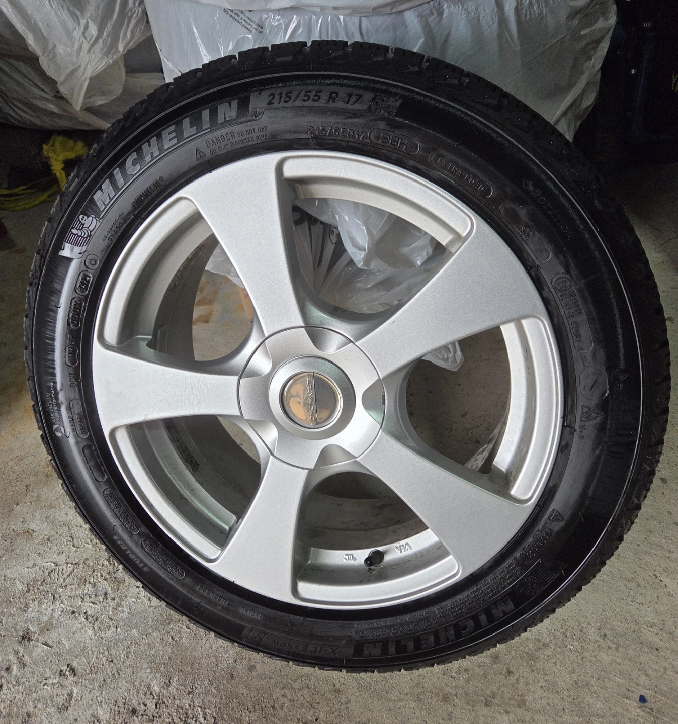 Michelin X-Ice Snow Winter Tire 215/55 R17