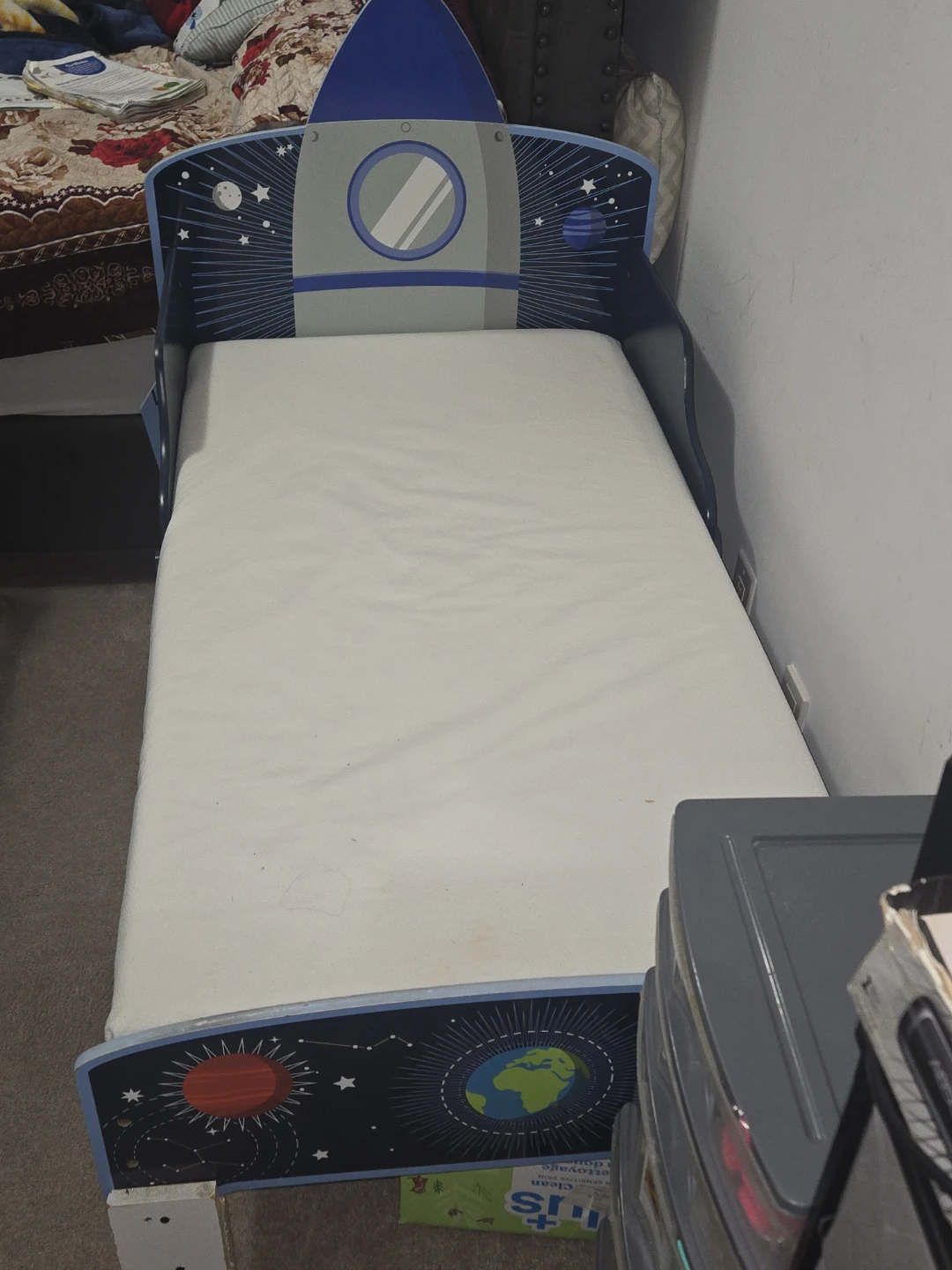 Delta Children Space Adventures Rocket Ship Wood Toddler Bed - photo 2