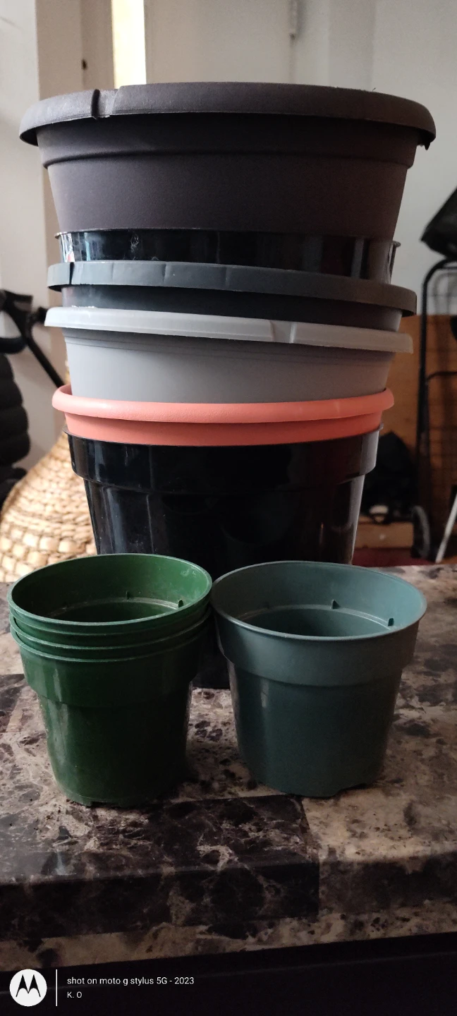 🌱Assorted Plastic Plant Pots - photo 2