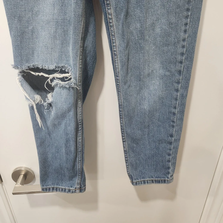 Top Shop Light Wash Mom Jeans Size 26 - photo 3