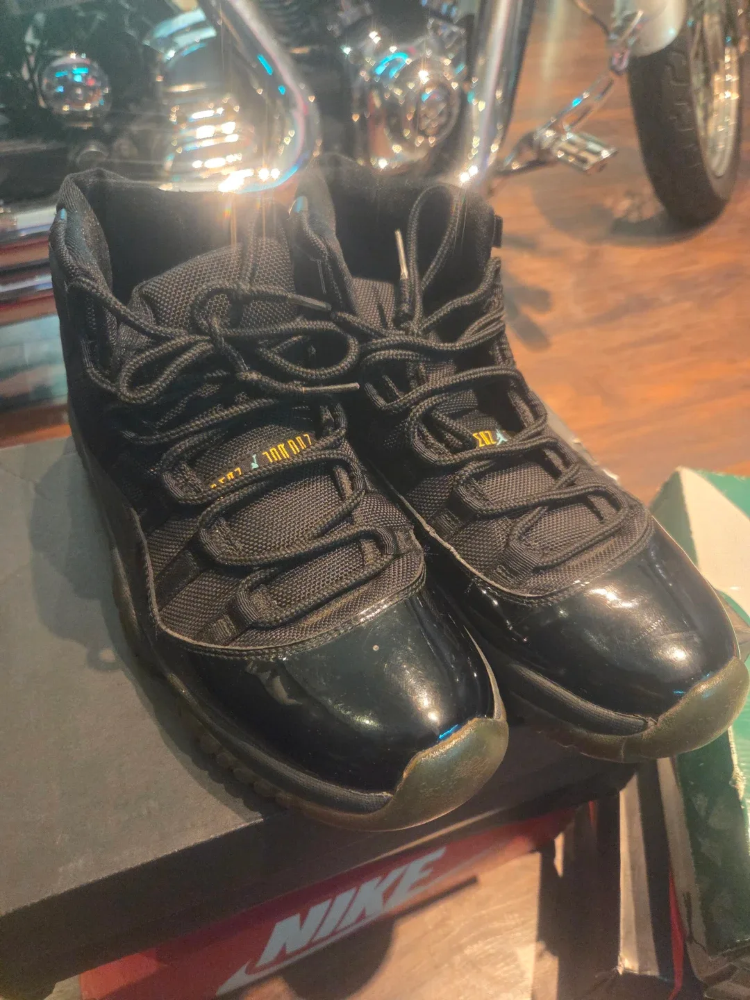 Air Jordan 11 Retro "Space Jam" Black/White
