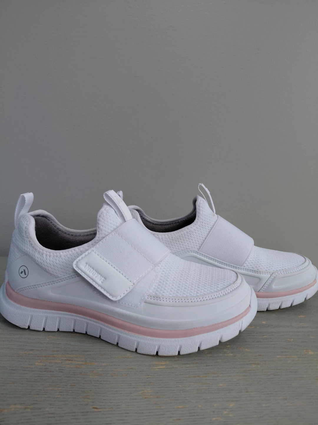 ANODYNE White Slip-On Sneakers -off the shelf orthopedic Size 6M