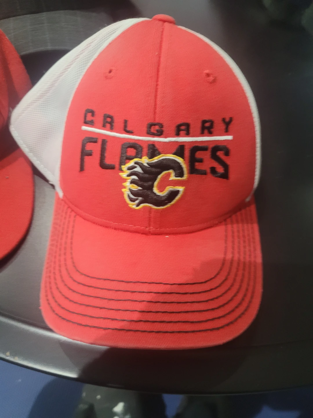 Calgary Flames NHL Cap 10 each - photo 2