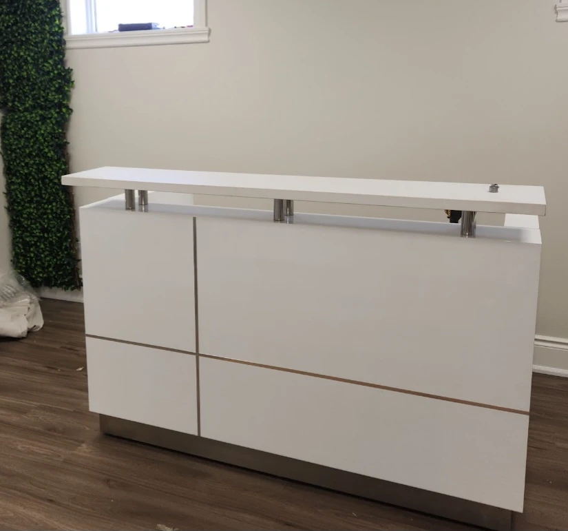 Modern White Reception Desk - photo 3