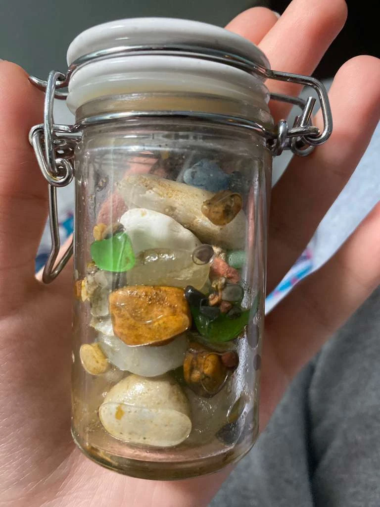 Jar with rocks - photo 3