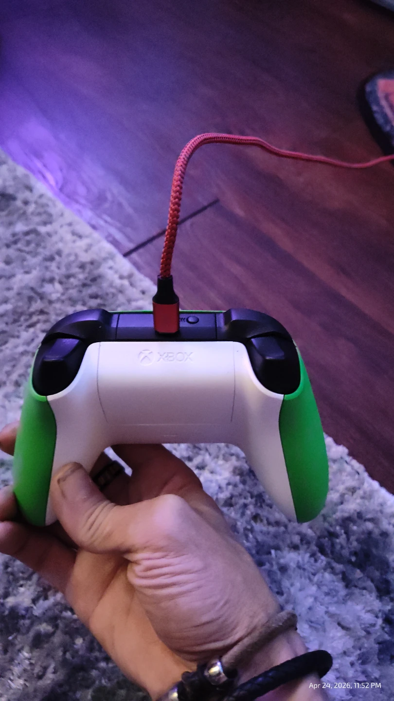 Xbox Wireless Controller - Electric Green - photo 2