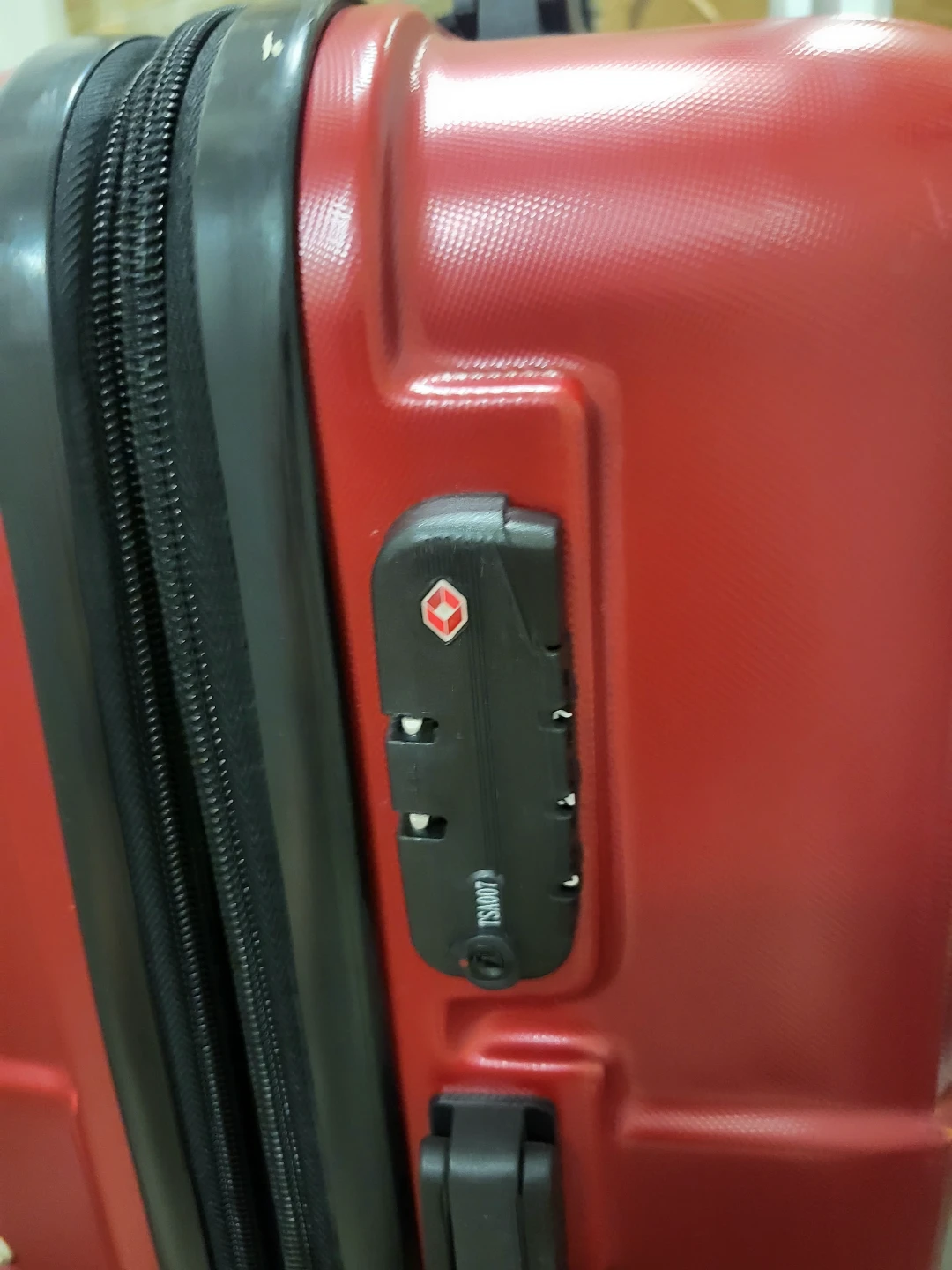 Travel lLuggage 24" - photo 3