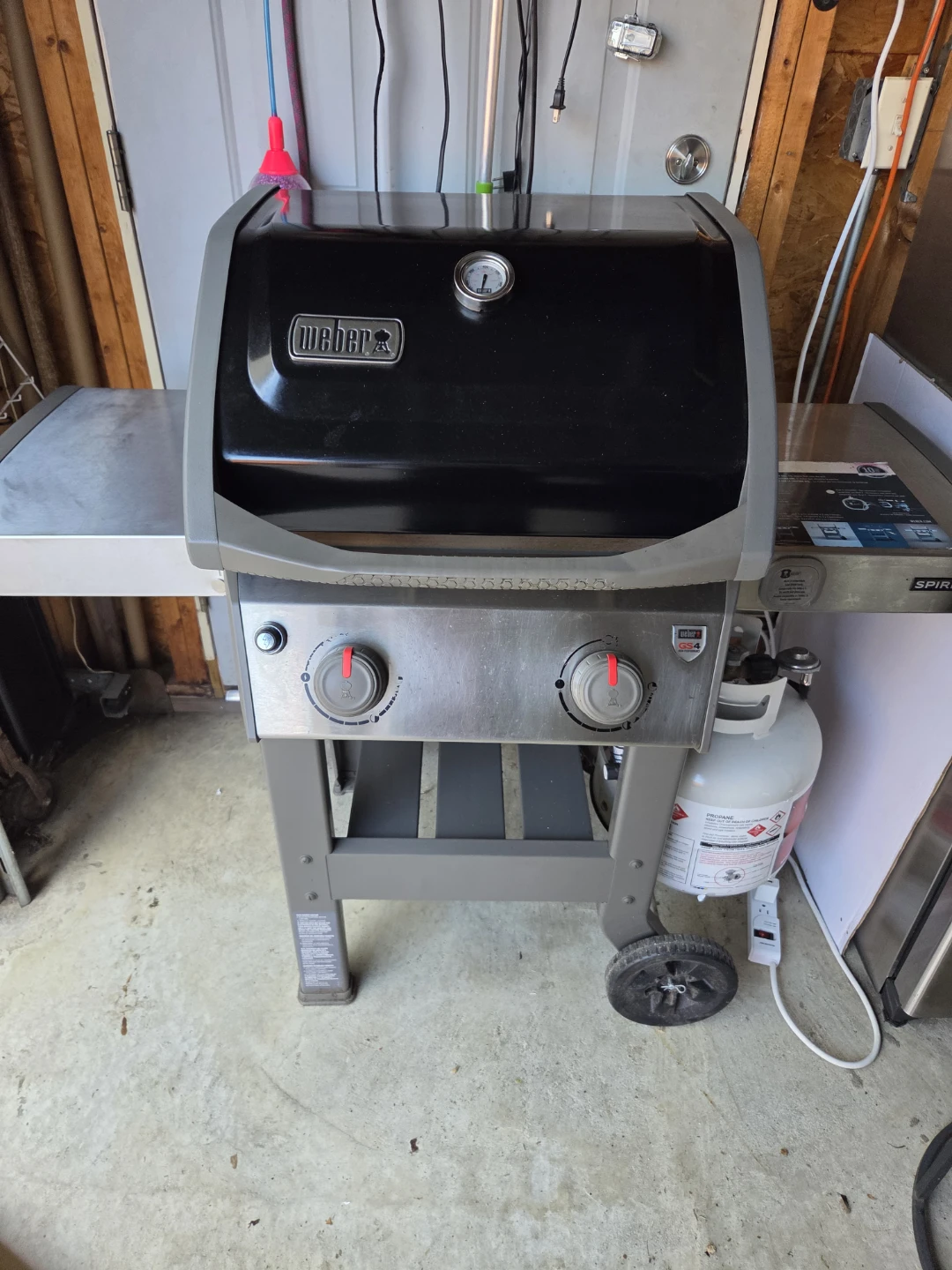 Weber Spirit II 2-Burner Propane Grill