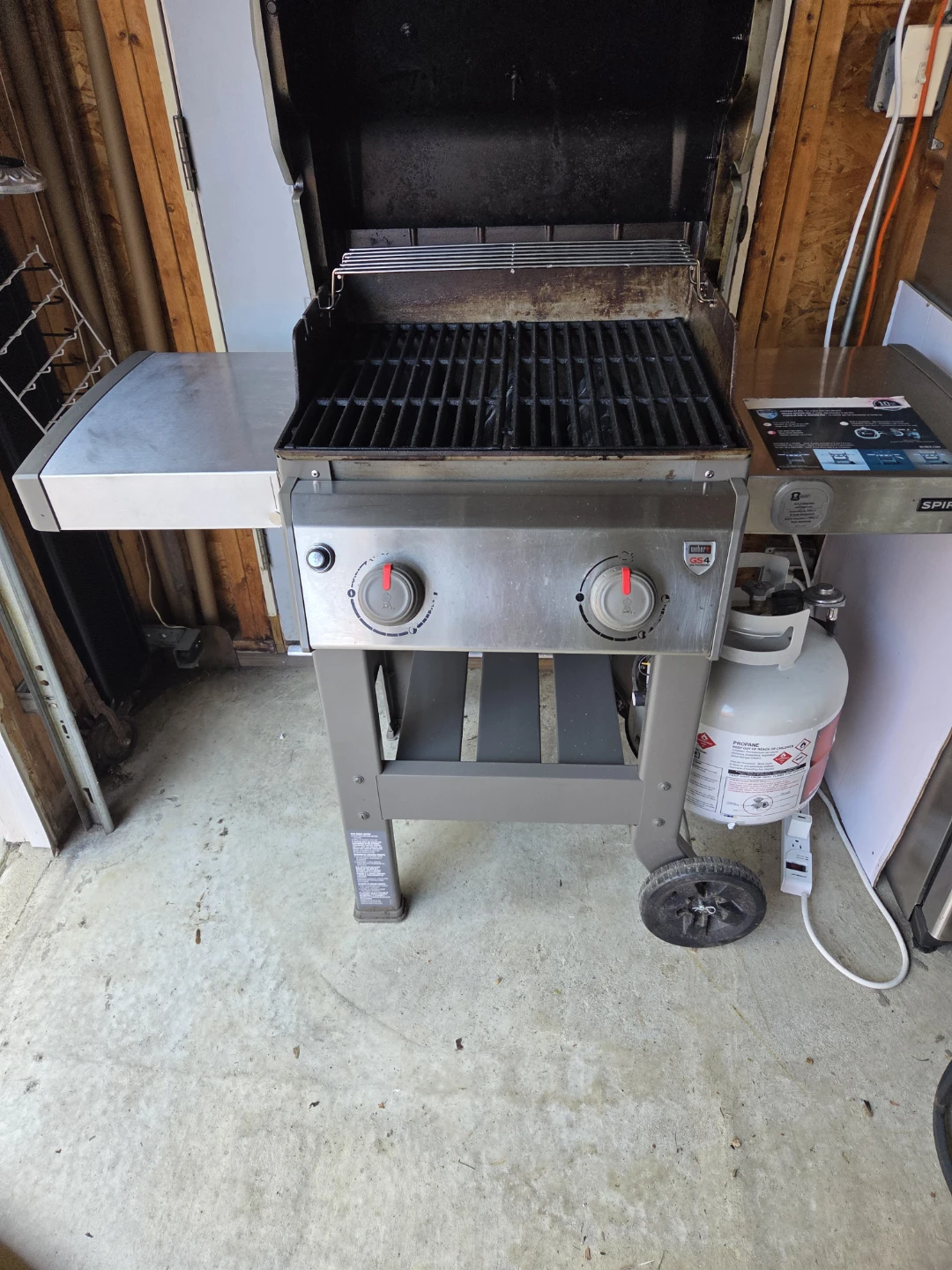 Weber Spirit II 2-Burner Propane Grill - photo 2